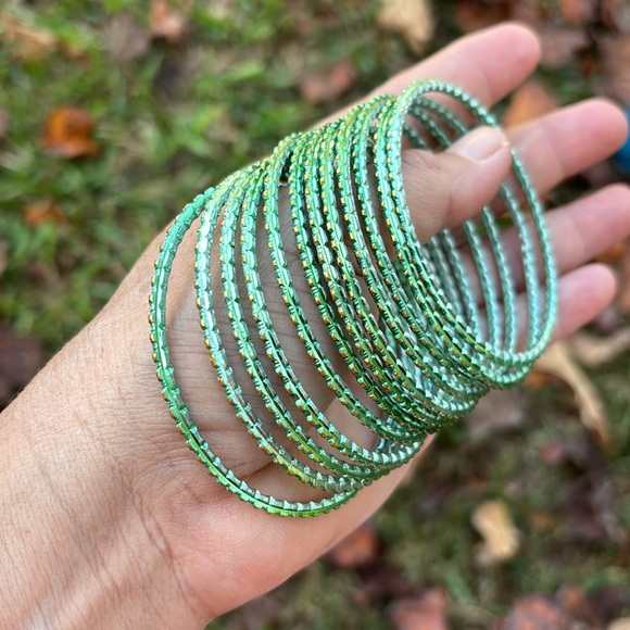 GREEN BANGLES - Picture 3 of 16